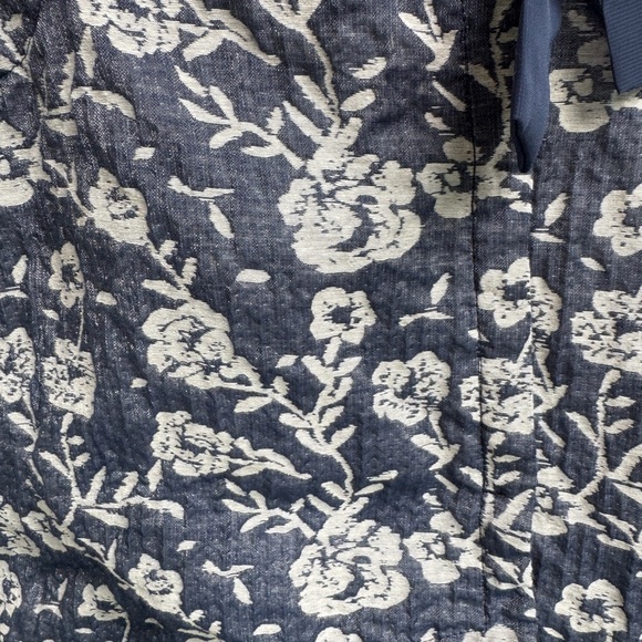 Max Studio 2T Girls Navy and White Floral Formal Shimmer Sleeveless Blouse Top - Picture 3 of 7